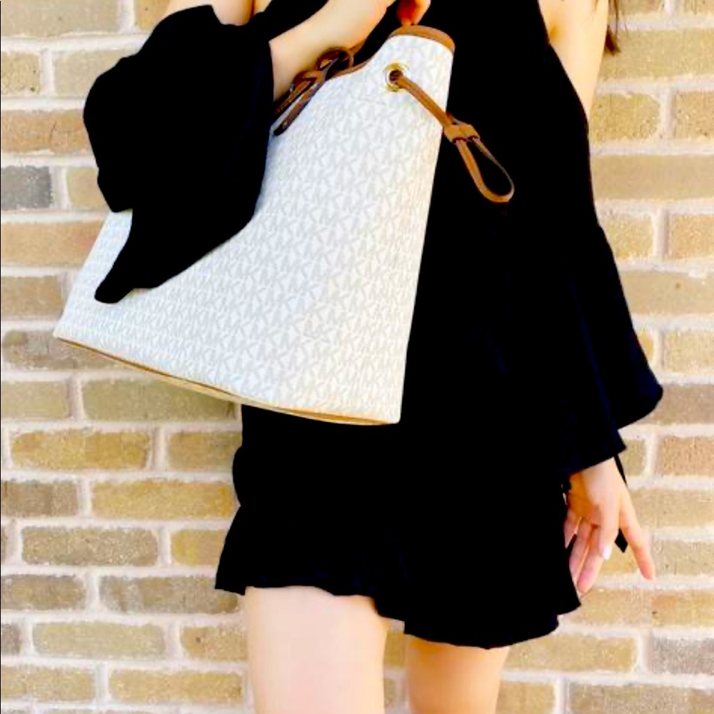 Michael Kors Large Jet Set Travel Tote